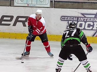 Historicky první hokejový zápas PKS okna